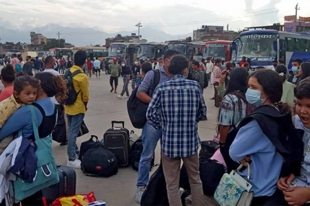 झन्डै १७ लाख मानिस काठमाडौंबाट बाहिरिए, अझै २ लाखले उपत्यका छाड्ने अनुमान